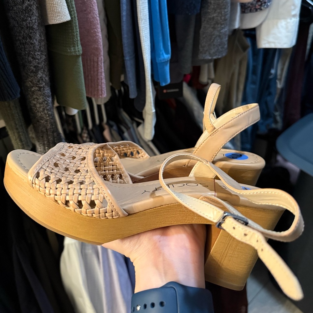 Sandals - Picture 2 of 2